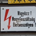 Budapeste - Cartaz - Cuidado com alta tensão letal