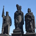 Praga - Ponte Carlos - Estátua de São Norberto, São Venceslau e São Sigismundo