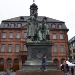 Hanau Marktplatz - Brüder-Grimm-Denkmal