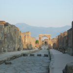 Pompeia - Arco de Caligola - Via di Mercurio x Via della Fortuna